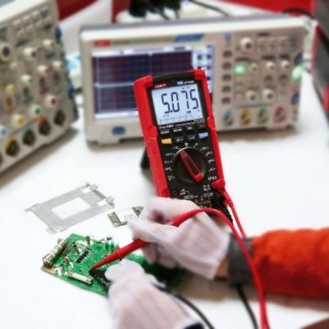 Универсальный измеритель Uni-T PRO UT195E