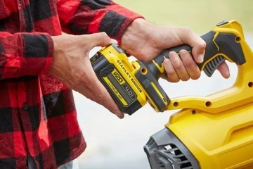 Воздуходувка Stanley 160 км/ч SFMCBL7B с регулировкой усилия