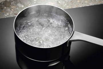 ELECTROLUX LIR60433 индукционная варочная панель 59 см