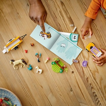 LEGO FRIENDS 42634 Прицеп для лошадей и пони
