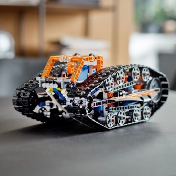 Транспортное средство, изменяющее форму, управляемое через приложение LEGO Technic (42140)
