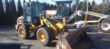 Ładowarka Caterpillar Cat 908M 2015r szczęka widły szybkozłącze 2 biegi