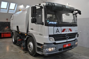 Mercedes-Benz Atego 1518 Zamiatarka Bucher Rura Do Liści PM10 2 Silniki