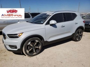 Volvo XC 40 2020r, T5 MOMENTUM, 4x4, 2.0L