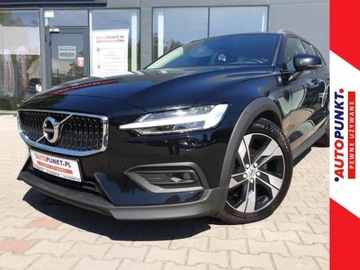 Volvo V60 Cross Country Momentum AWD