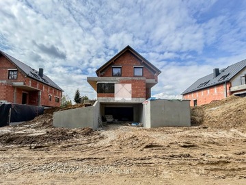Dom, Strażów, Krasne (gm.), 183 m²