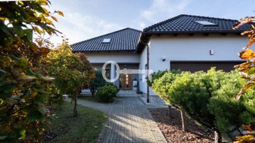 Dom, Straszyn, 328 m²