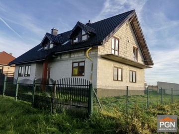 Dom, Pogorzelica, Rewal (gm.), 308 m²