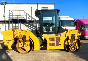 Walec drogowy wibracyjny CAT CB44B