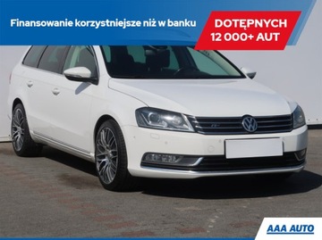 VW Passat 2.0 TDI, DSG, Skóra, Navi, Xenon