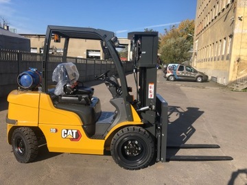 NOWY WÓZEK WIDŁOWY CATERPILLAR CAT GP30N O UDŹWIGU 3000 KG, TRIPLEX 4.7 LPG