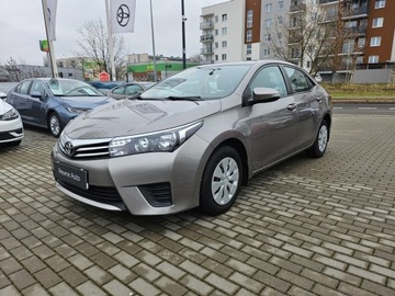 Toyota Corolla 1.6 Active Seria E16 (2012-2019)