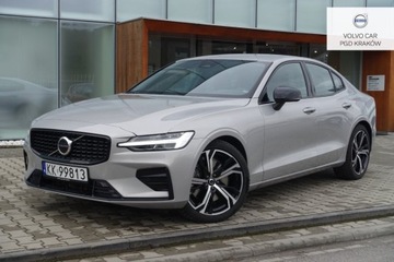 Volvo S60 B5 AWD (250+14), Plus Dark