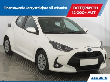 Toyota Yaris 1.5 VVT-i Hybrid, Salon Polska