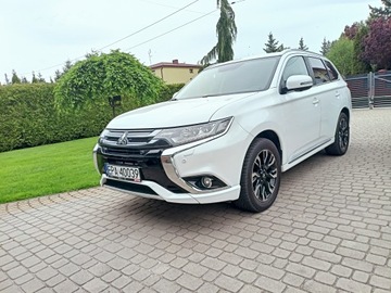 Mitsubishi Outlander 2.0 Hybryda Plug-In 203KM Lift HandsFree Kamera360