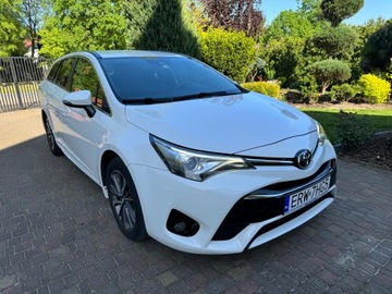 TOYOTA AVENSIS 2.0D 143 KM Klimatronik Navi Kamera