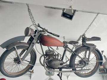 Motocykl zabytkowy kolekcjonerski retro z silnikiem ILO