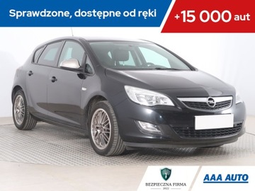 Opel Astra 1.4 T, Serwis ASO