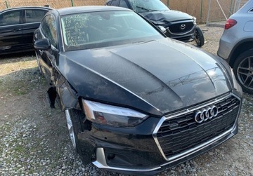 Audi A5 45 TFSI quattro na miejscu po oplatach