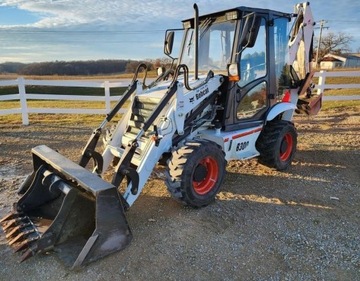 Bobcat B300 koparko-ladowarka 4x4 niskie godziny.