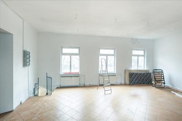 Komercyjne, Legionowo, 379 m²