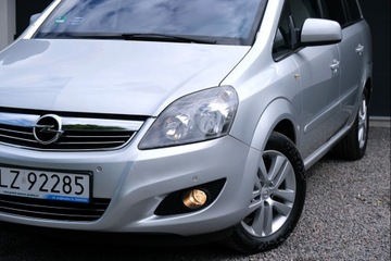 Opel Zafira B FL 1.8 16v climatronic panorama 7-miejsc zarejestrowany PL