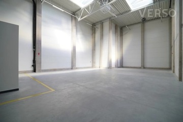 Magazyny i hale, 328 m²