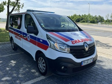 Renault Trafic karetka ambulans ambulance