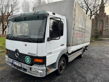 Mercedes ATEGO plandeka z windą z tyłu 2003r