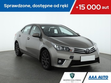 Toyota Corolla 1.6 i, Salon Polska, Serwis ASO