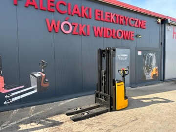 Paleciak elektryczny Komatsu 430 cm 1400 kg wózek