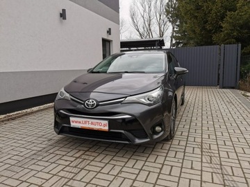 Toyota Avensis 2.0 D 143KM Salon Navi Bi-Xenon