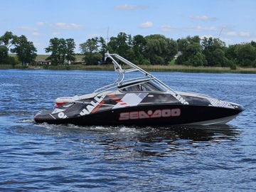 Łódź motorowa SEA-DOO CHALLENGER 230 WAKE Edition