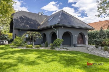 Dom, Jelcz-Laskowice, 250 m²