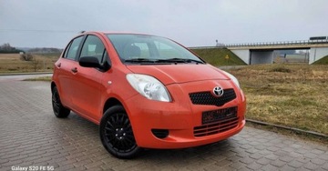 Toyota Yaris 1.0 benzyna.Stan bdb