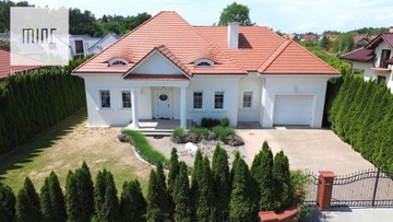 Dom, Mielec (gm.), Mielecki (pow.), 300 m²