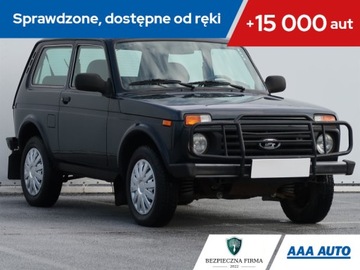 VAZ-Lada Niva 1.7 i, Salon Polska, Serwis ASO