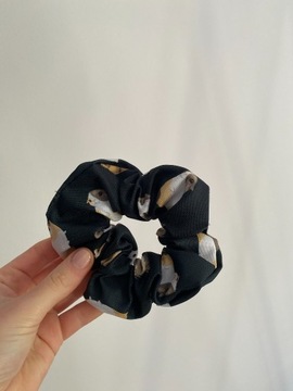 scrunchie gumka do włosów w świnki morskie świnka