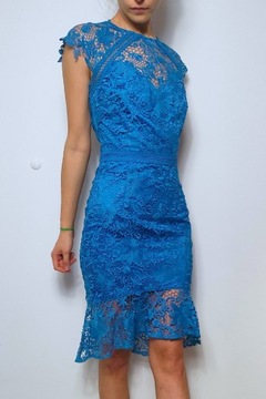 koronkowa błękitna sukienka haft ażur falbanka