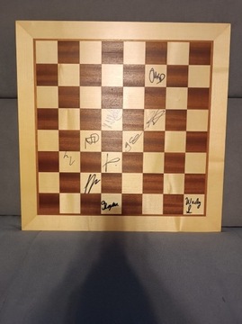 Szachownica z autografami Carlsen Duda Wojtaszek