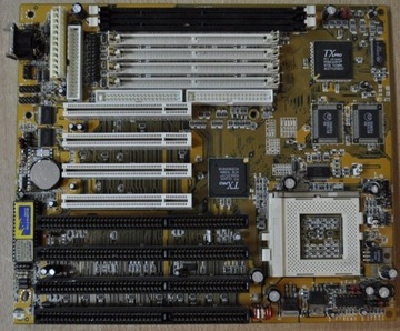 Płyta główna AT PC Chips M560 socket 7 sprawna 