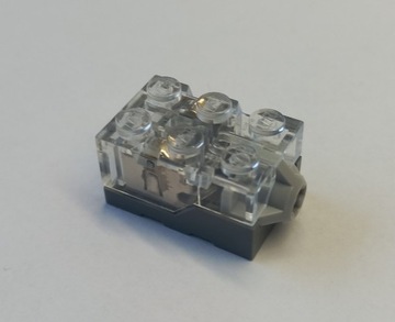 2. LEGO Świecący klocek LED żółty 2x3 6226541