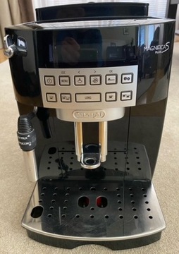 Sprzedam ekspres do kawy DeLonghi Magnifica S plus