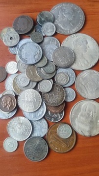 Zestaw różnych monet