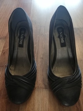  Eleganckie, czarne damskie buty firmy Naomi r. 39