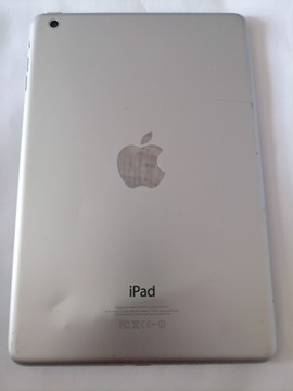Tablet Apple IPAD mini A1432 7,9"  włącza się