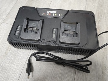 Ładowarka podwójna Erbauer 18V EXT 300W