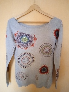 Śliczny sweter Desigual, rozm. M/L