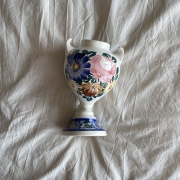 biały kolorowy ceramiczny malowany kwiaty wazon