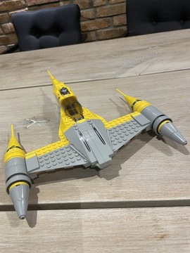 LEGO STAR WARS 75092 Gwiezdny Myśliwiec Naboo